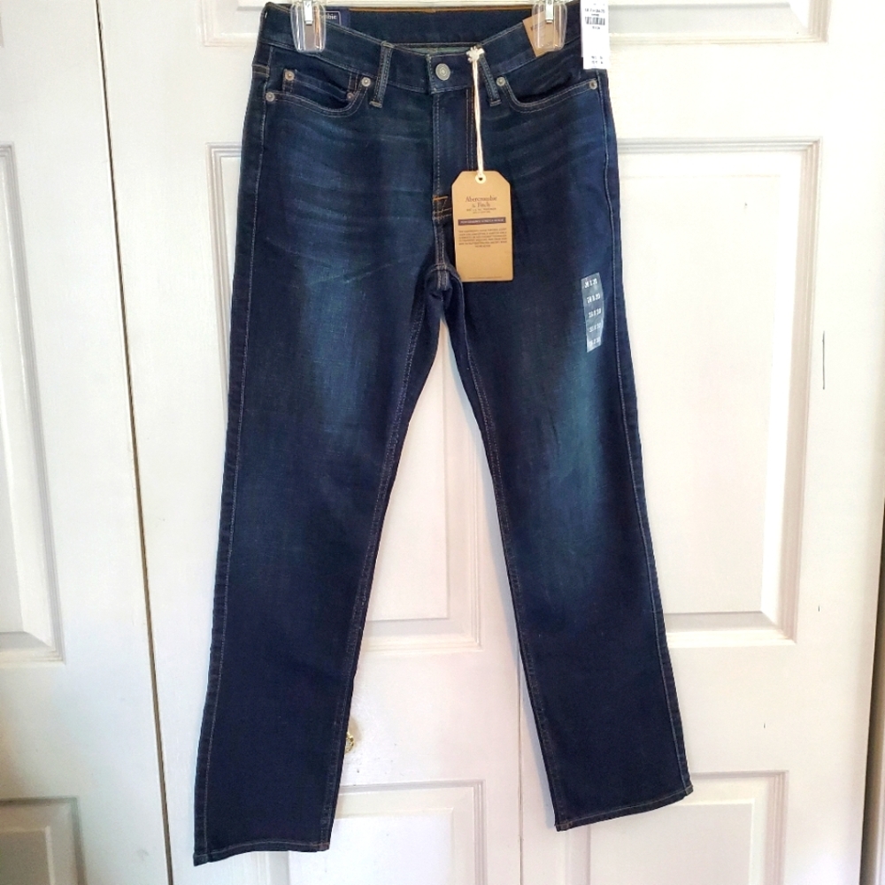 Abercrombie and Fitch Kennan Straight Jeans NWT Size 26 x 30